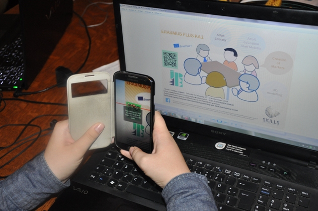 using markers and smartphones to access information